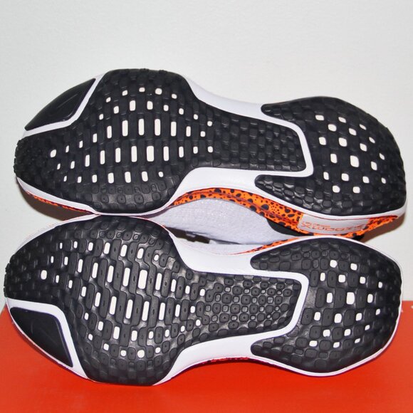 Nike ZoomX Invincible Run 3 Flyknit Running Womens 7.5 Olympic Safari - Picture 6 of 7